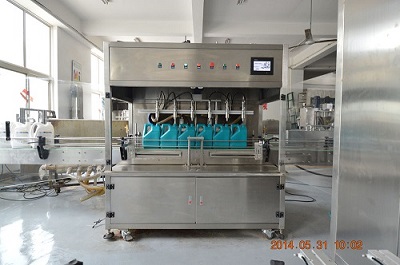 6頭全自動潤滑油灌裝機(jī)